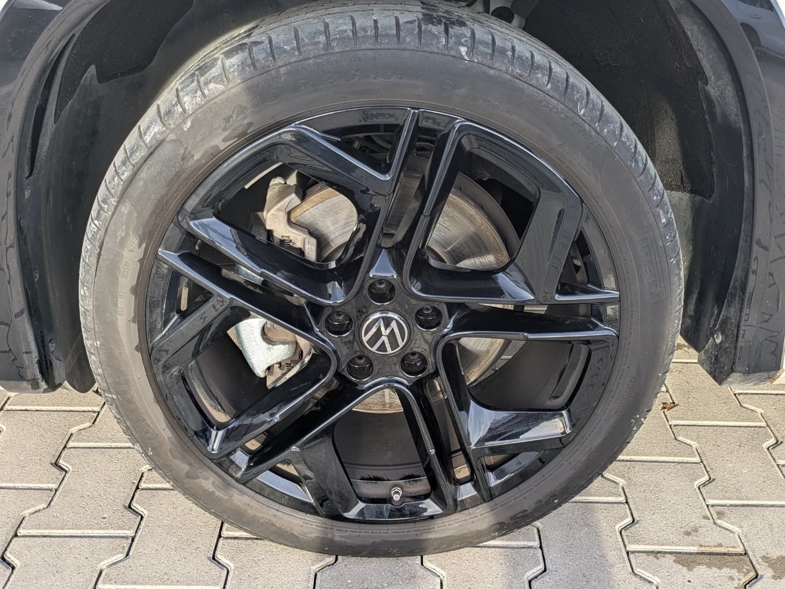 Fahrzeugabbildung Volkswagen Tayron 2.0 TDI 4M R-Line 7S*IQ-L.*LEDER*PANO*HUD