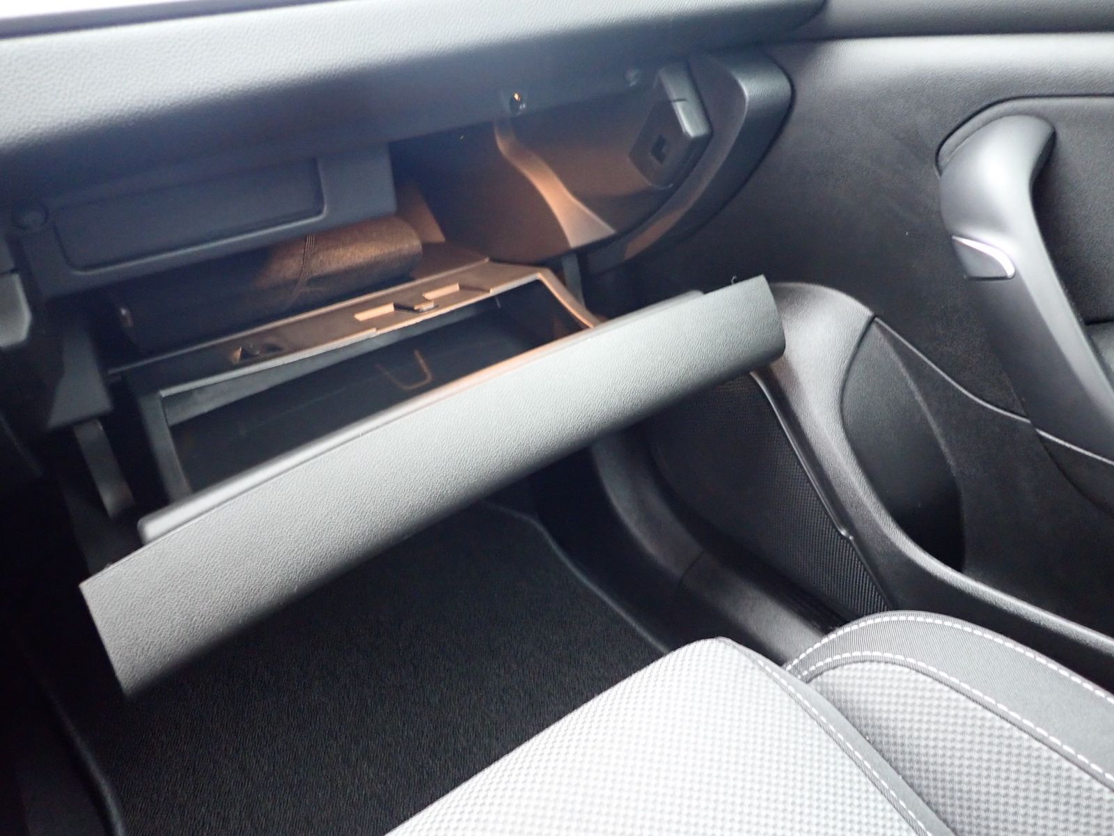 Fahrzeugabbildung Renault Megane E-TECH Grandtour Equilibre E-TECH PLUG-IN