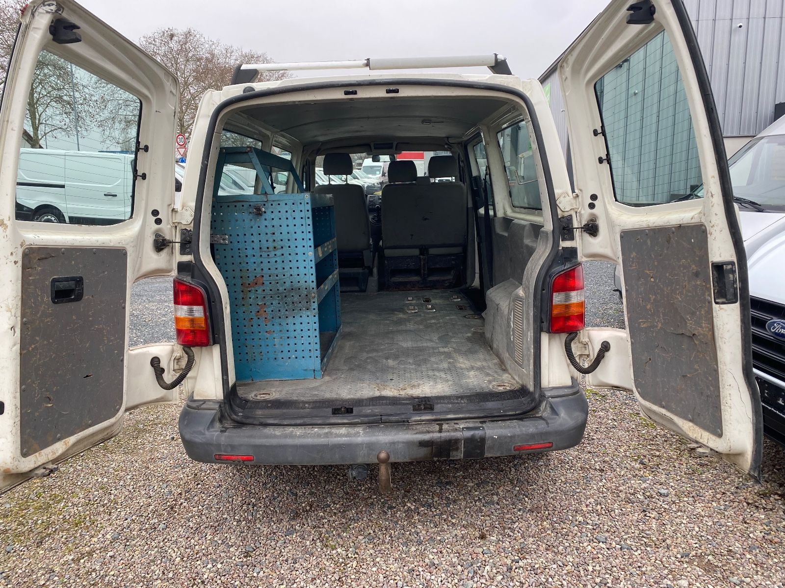 Fahrzeugabbildung Volkswagen T5 Caravelle LANG,OHNE RÜCKSITZE