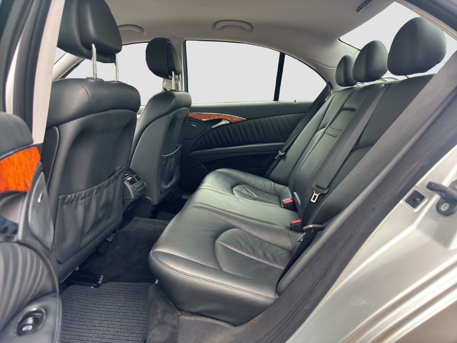 Fahrzeugabbildung Mercedes-Benz E 320 CDI Lim.  /Luftfahrwerk/Motorschaden