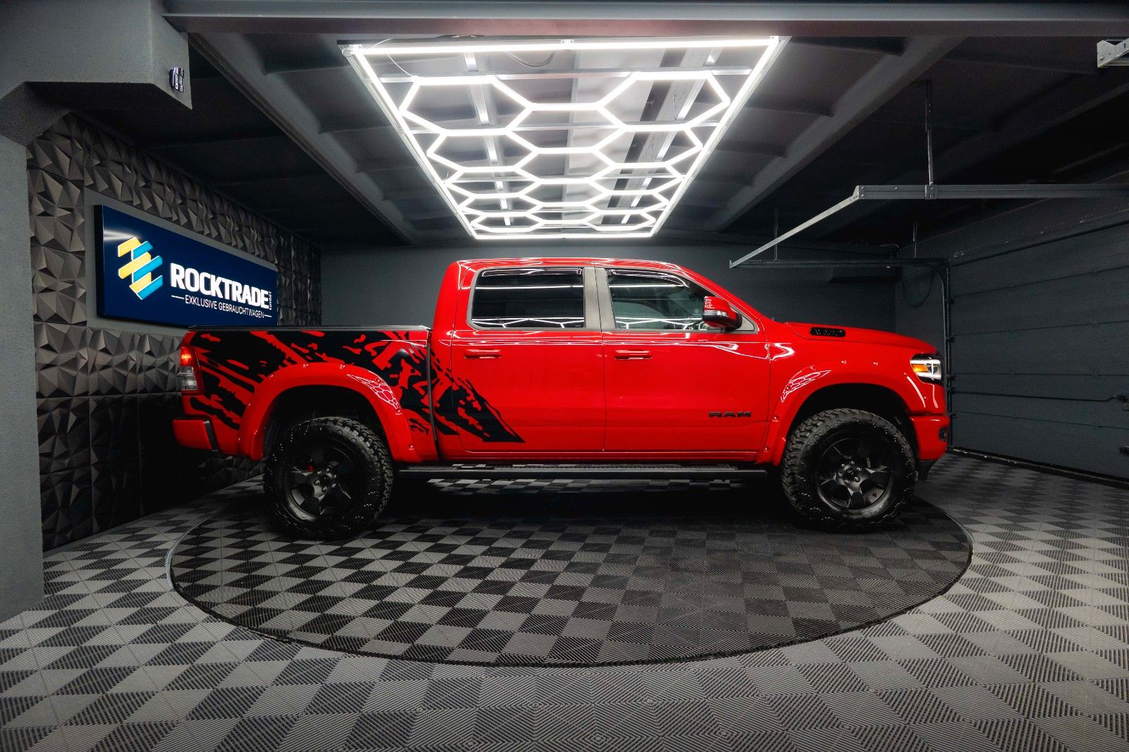 Fahrzeugabbildung Dodge RAM 5.7 V8 HEMI 4x4 Limited OFFROAD AxleLock 19%