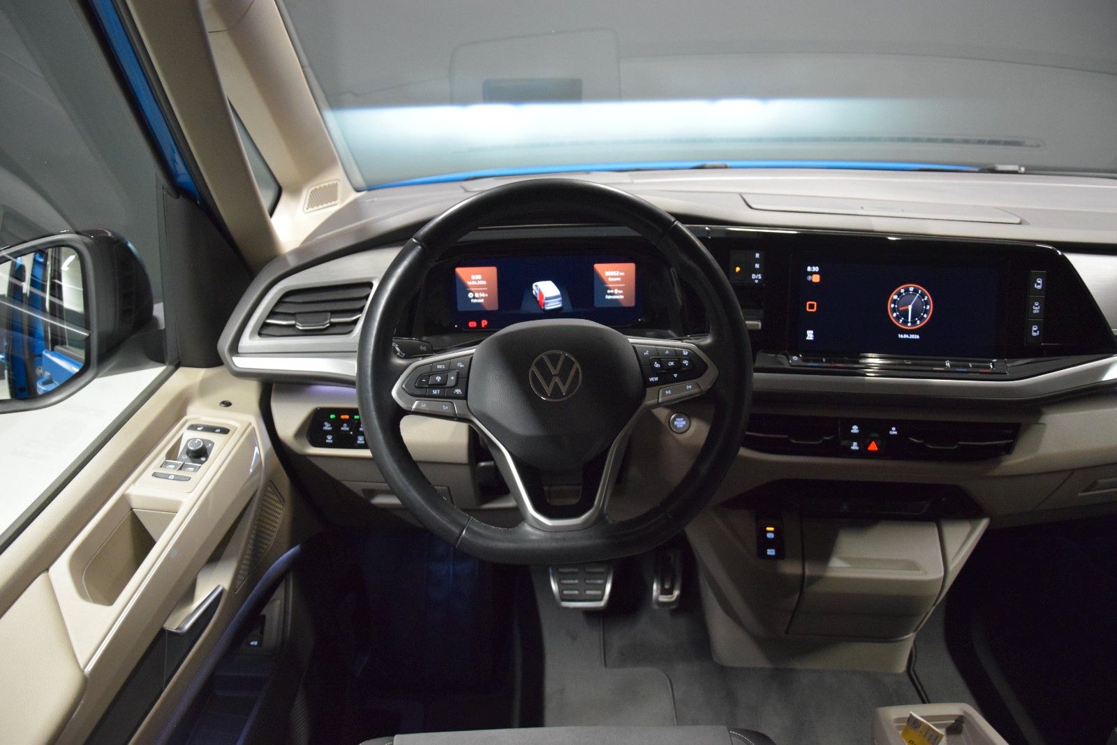 Fahrzeugabbildung Volkswagen T7 Multivan Style lang  HuD vis-a-vis ACC bi-col