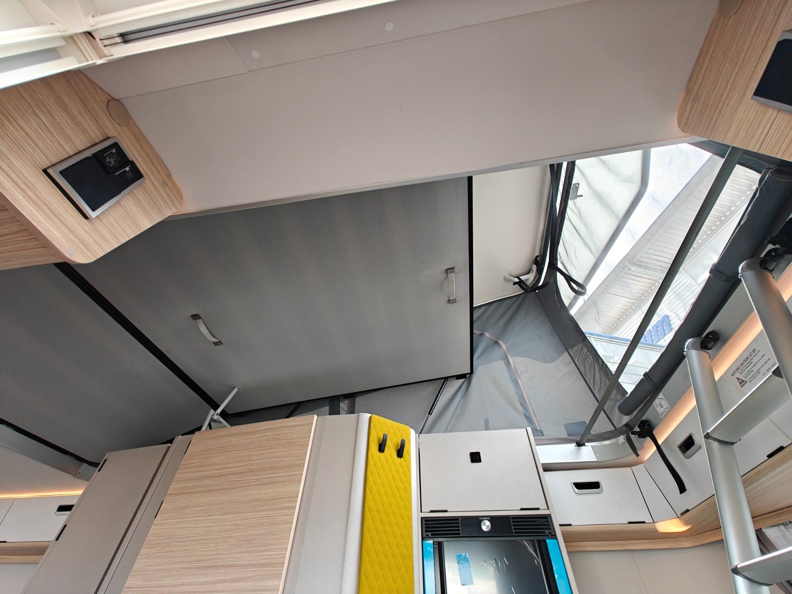 Fahrzeugabbildung HYMER / ERIBA / HYMERCAR Touring 630 Nugget Gold SD - JETZT 5.404€ SPAREN