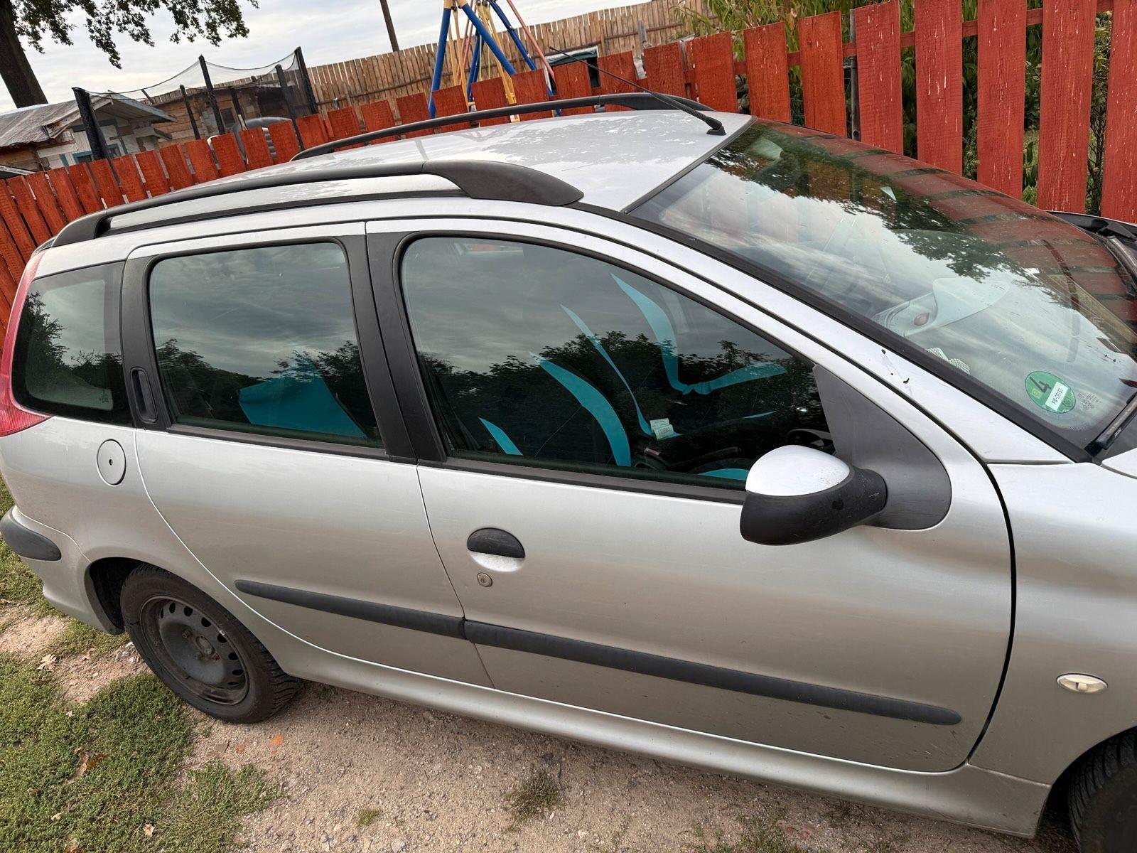Peugeot  2005 — interior