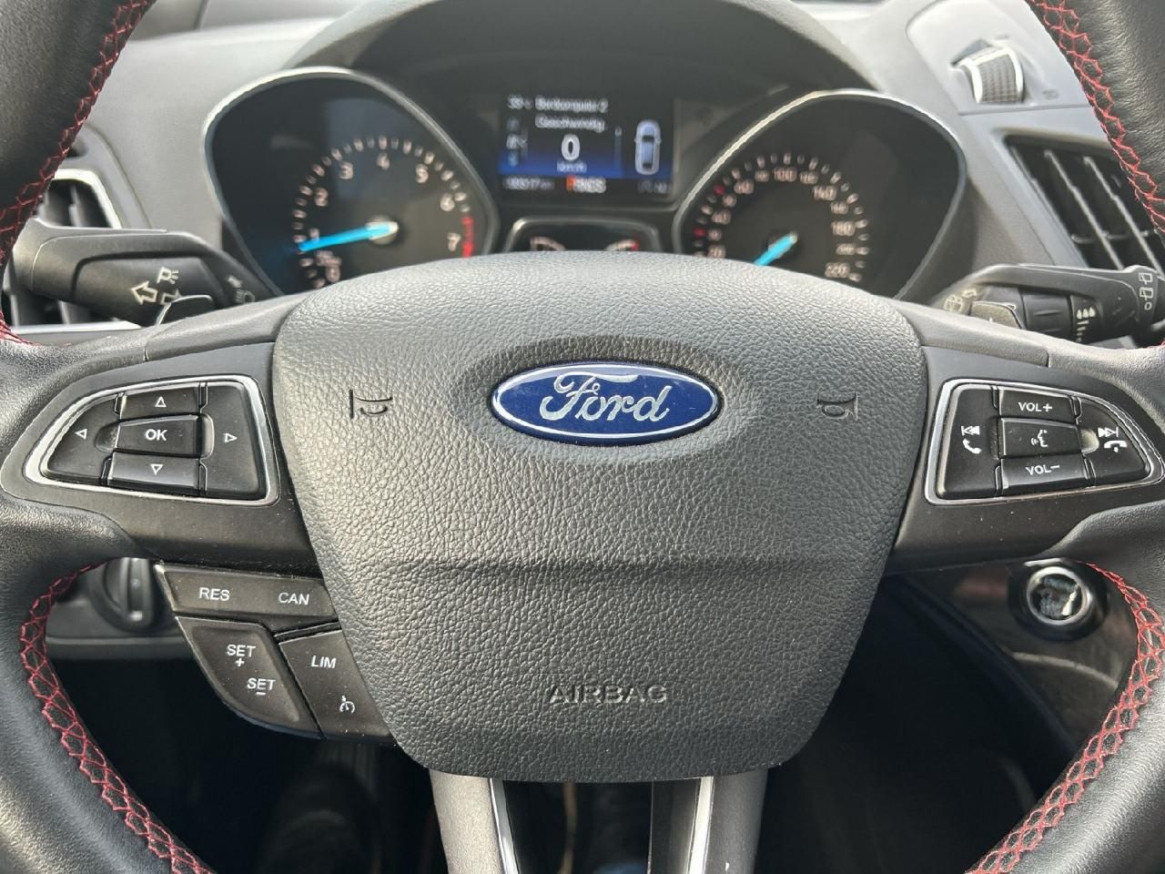 Fahrzeugabbildung Ford Kuga ST-Line, AHK