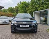 Volkswagen Touareg V6 TDI BMT 3.0 TDI 245 PS Lüft 2 Hand - Volkswagen Gebrauchtwagen in Erlangen