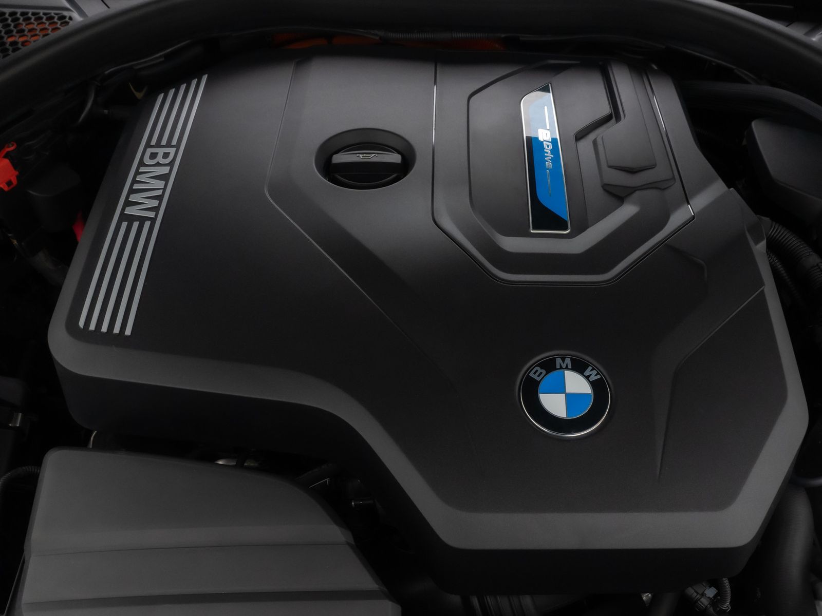 Fahrzeugabbildung BMW 330e M Sport Kamera Laser HUD DAB H/K AHK 19Zoll