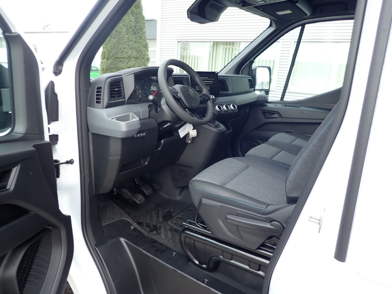 Fahrzeugabbildung Renault Master Kastenwagen FWD Kasten extra L3H2 3,5t Bl