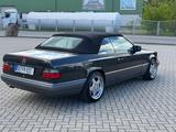 Mercedes-Benz E 320 E 320 - Mercedes-Benz E 320: Cabrio