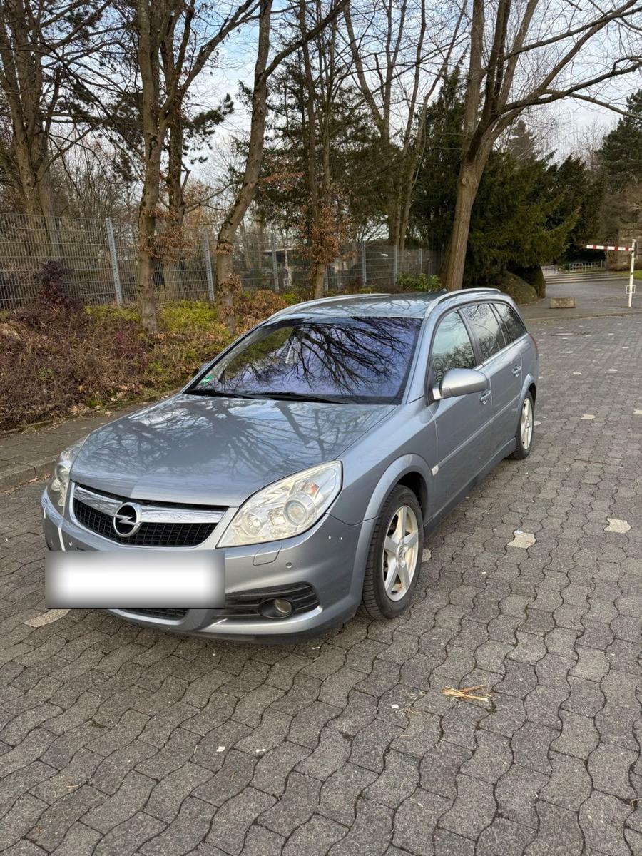 Opel Vectra 2009 — rear view
