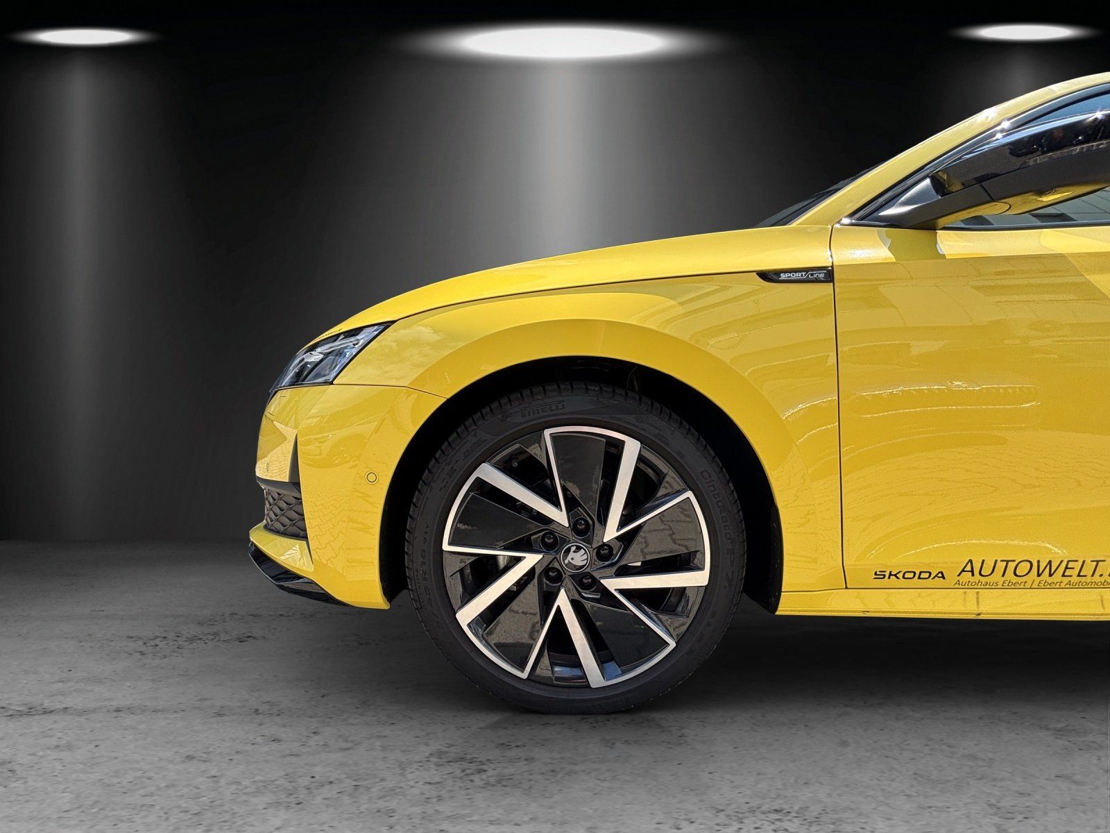 Fahrzeugabbildung SKODA Octavia Combi Sportline 2,0 TDI 110 kW DSG