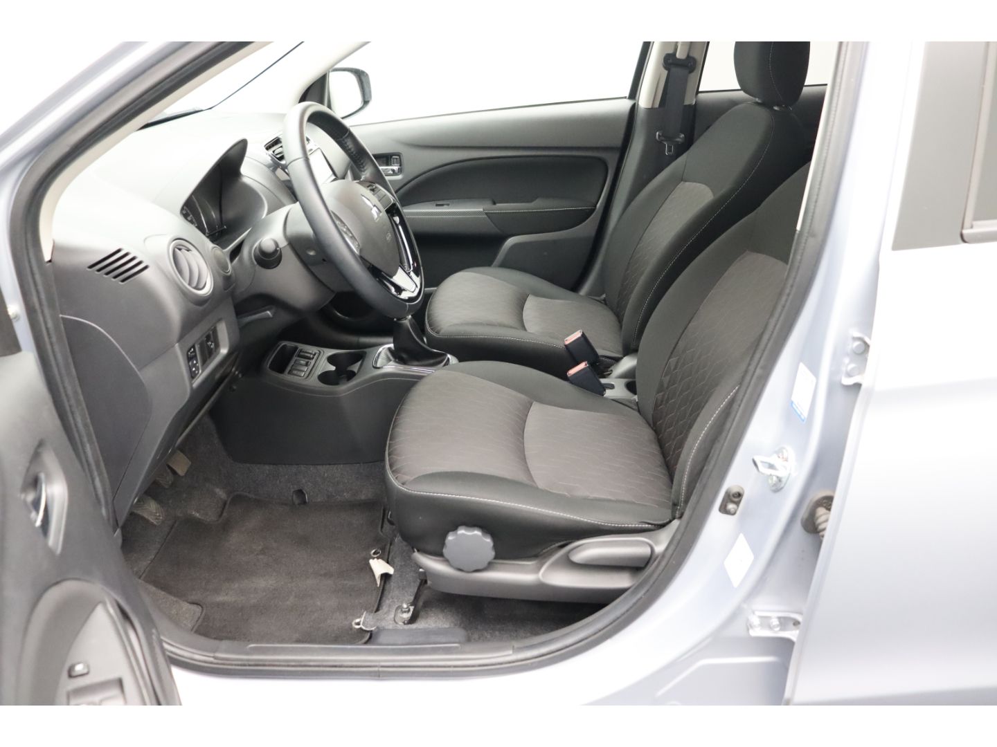 Fahrzeugabbildung Mitsubishi Space Star 1.2 Select+ Kamera  AppleCP DAB SHZ