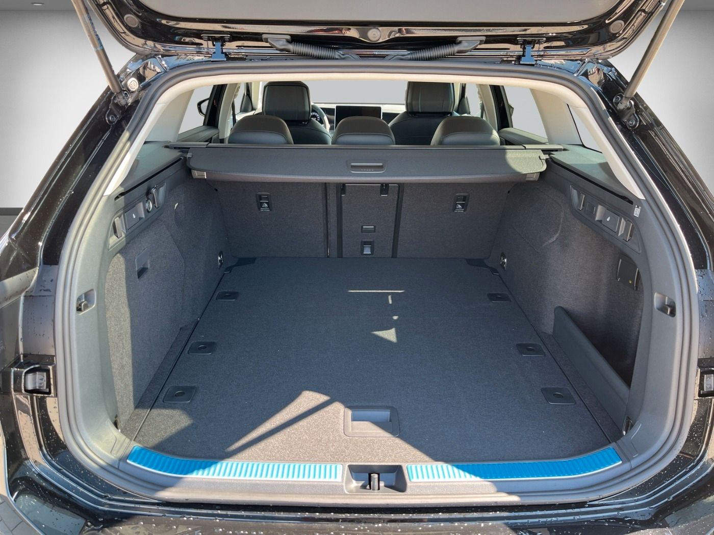 Volkswagen Passat - Bild 14