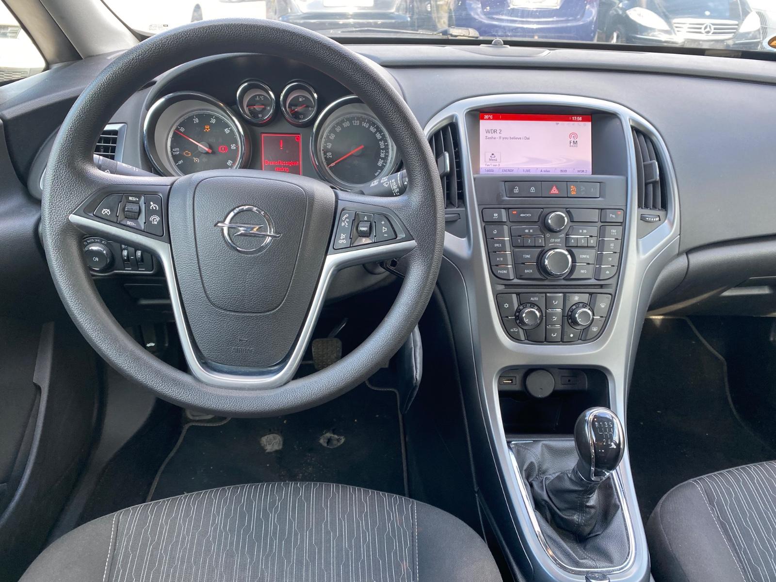 Opel Astra 2014 — photo 5