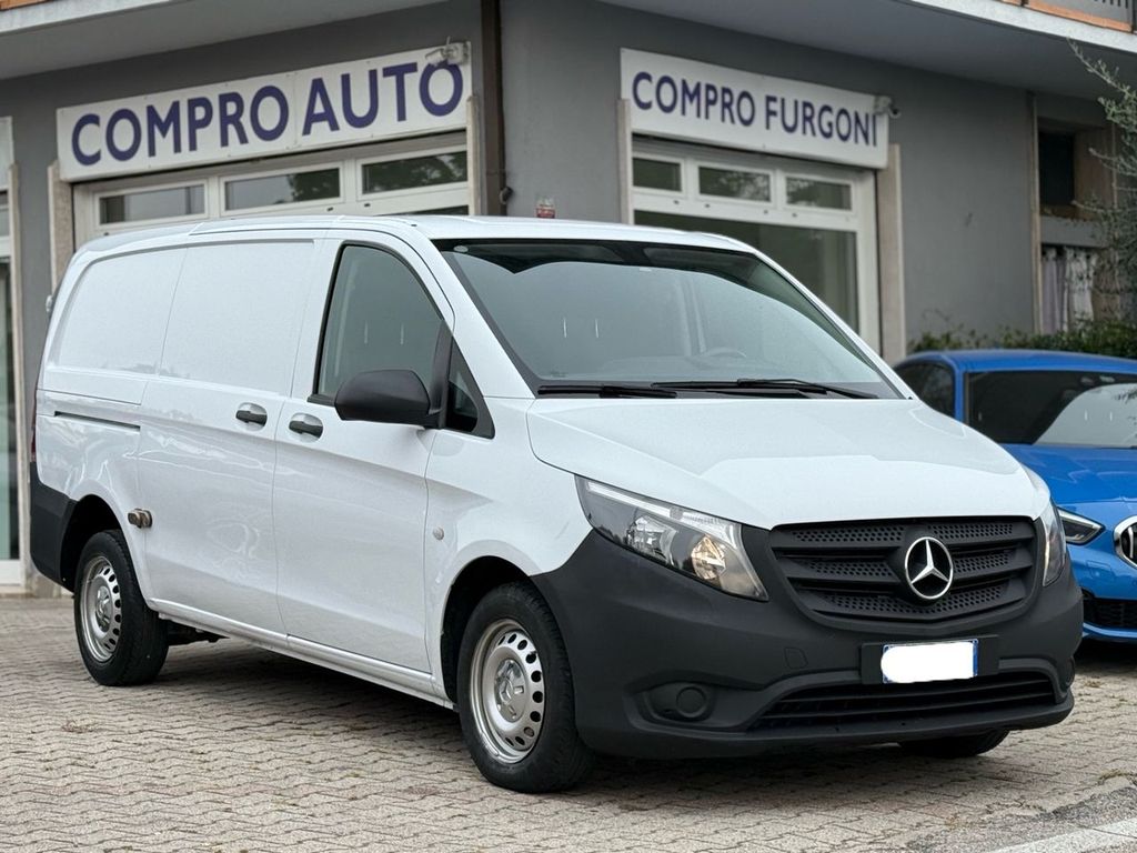 Image of Mercedes-Benz V 200
