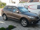 Hyundai SANTA FE 2.2 CRDi 4WD 7 Sitzer - Hyundai SANTA FE aus 2011 mit Diesel-Antrieb
