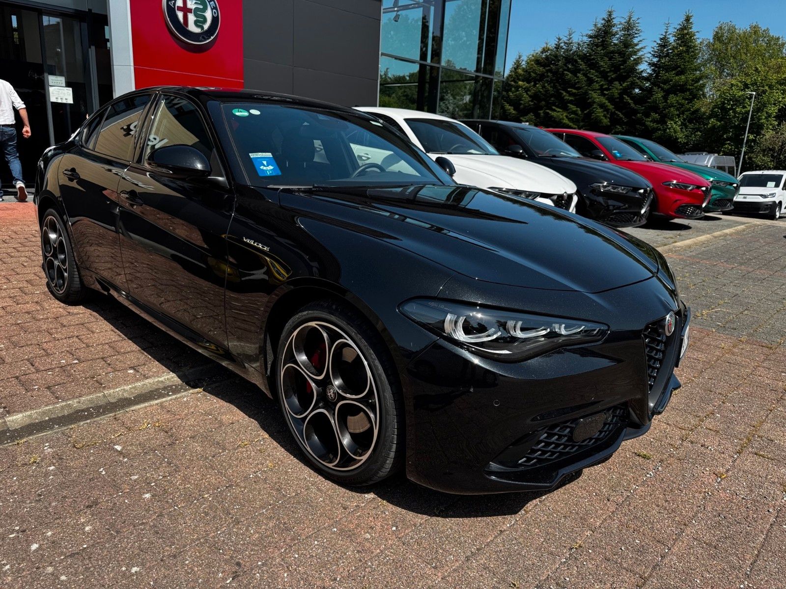 Fahrzeugabbildung Alfa Romeo Giulia MY23 Veloce 2.2 Diesel 210PS MEMORY NAVI