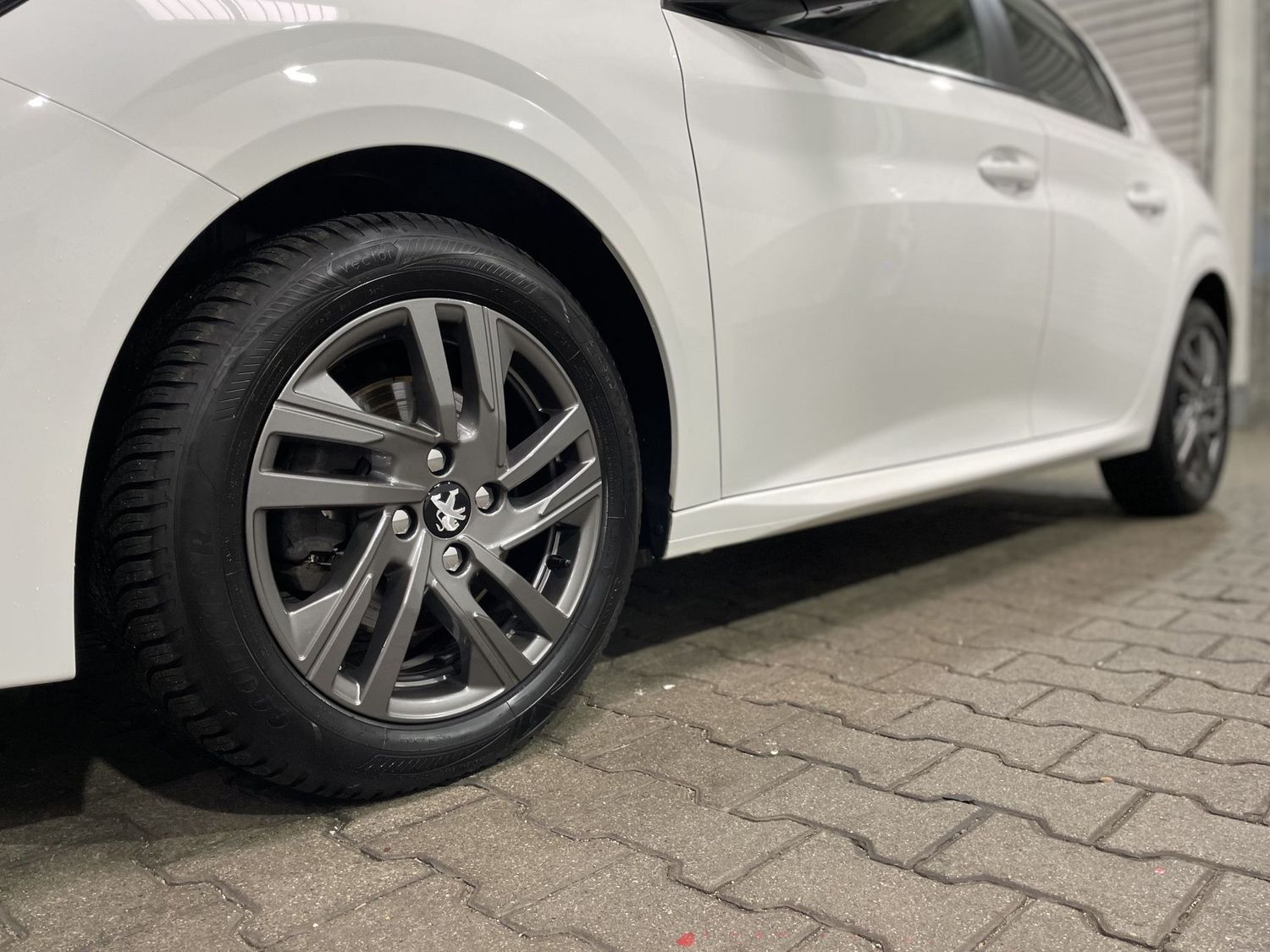 Fahrzeugabbildung Peugeot 208 Active Pack #LED#Navi#CarPlay#Media