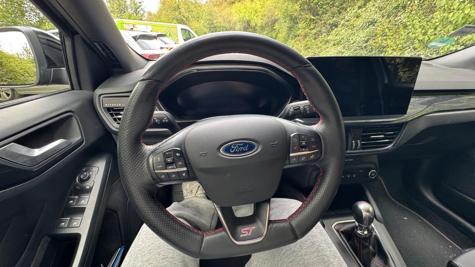 Ford Focus ST X 2.3 EcoBoost Flat-Shift B&O, миниатюра 11