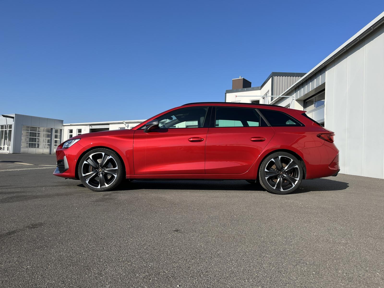 Cupra Leon SP 2.0 TSI DSG VZ 156€ m.20% Anz. Navi RFK, миниатюра 2