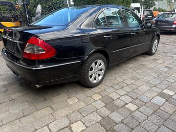 Mercedes E 320 - 9