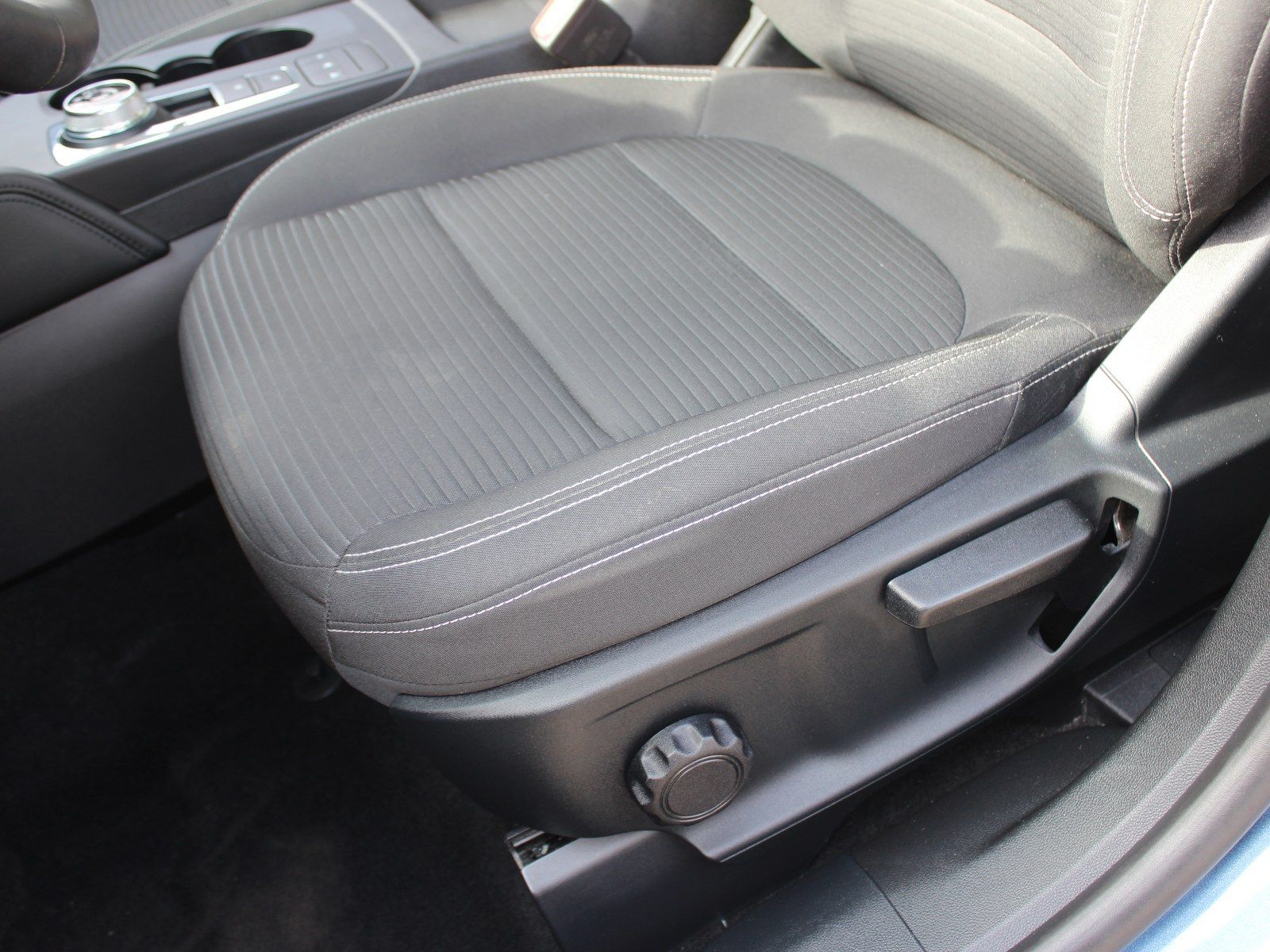 Fahrzeugabbildung Ford Kuga Hybrid Titanium 2,5 Duratec