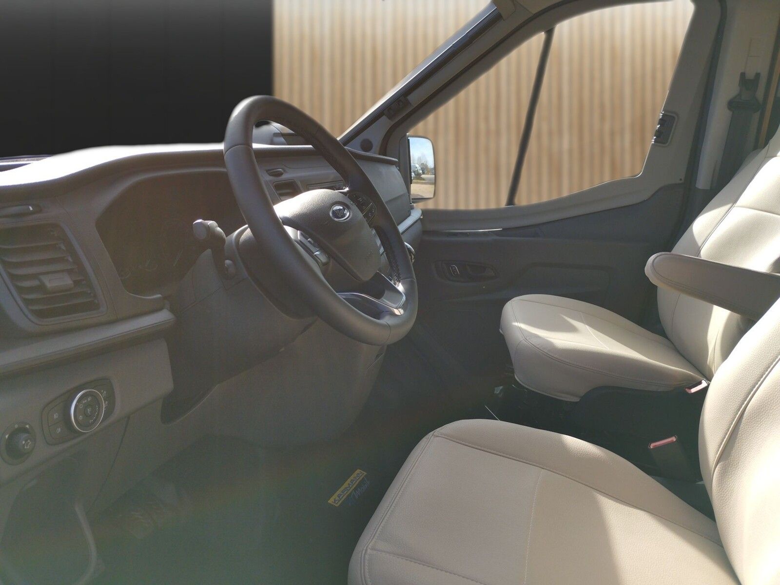 Fahrzeugabbildung Karmann Dexter 4x4 DE 560 AW Allrad 4x4, Rückfahrkamera