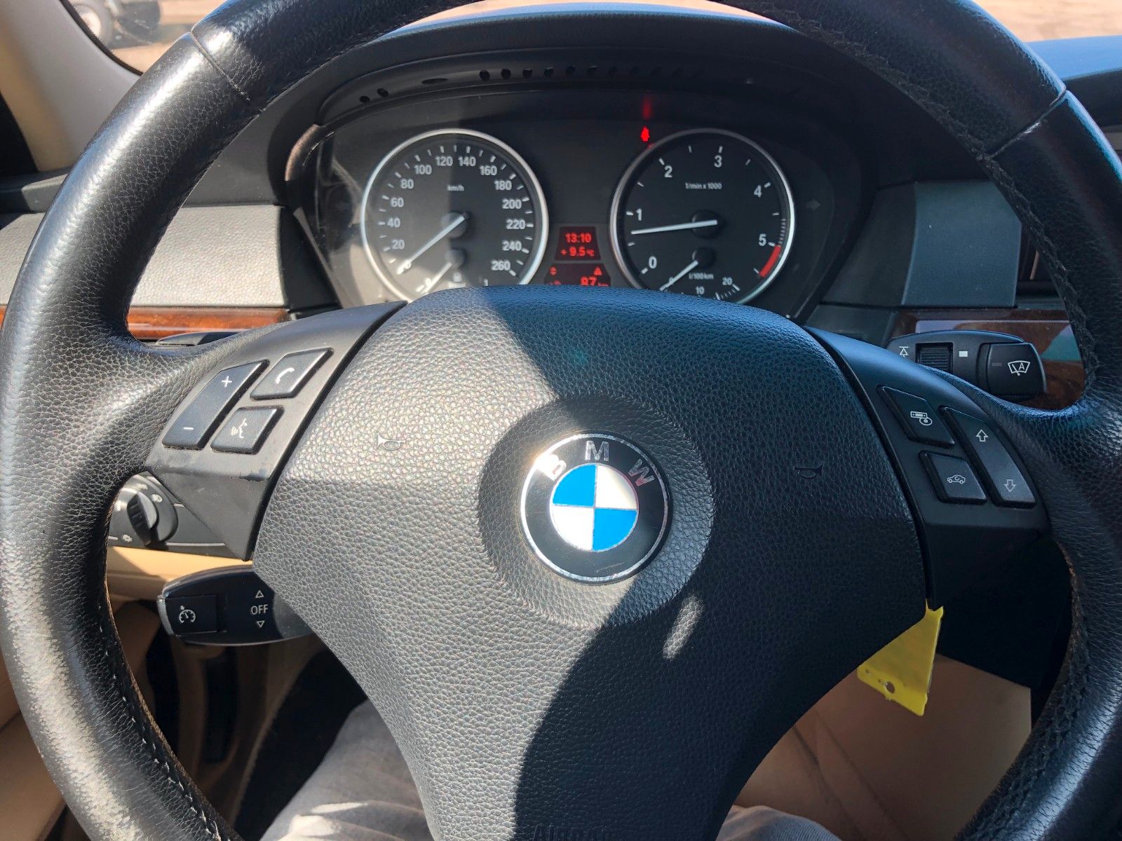 Fahrzeugabbildung BMW 525 Touring Shadow-Line