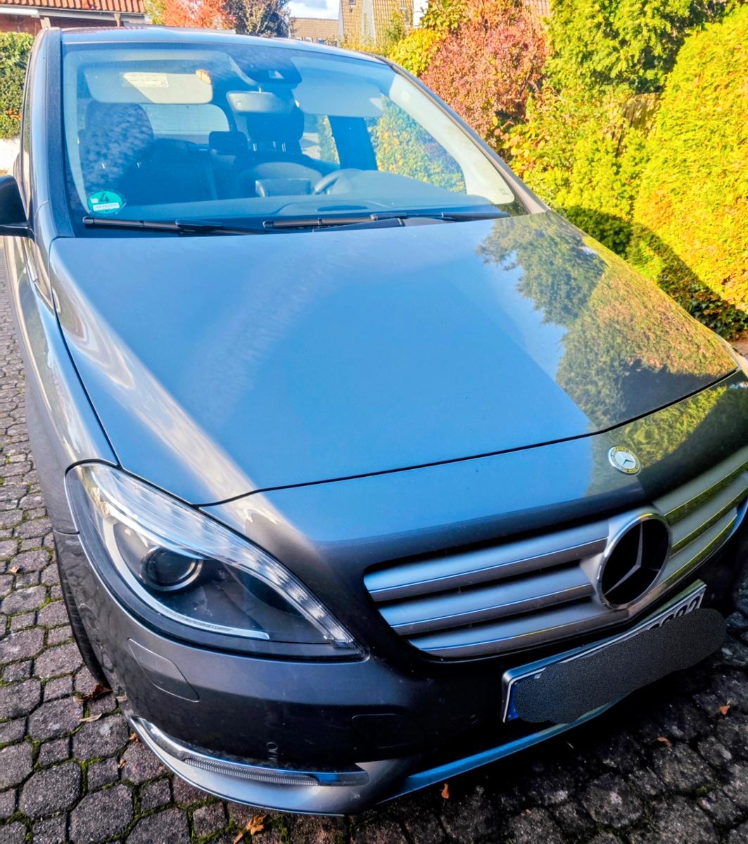 Mercedes-Benz B 180