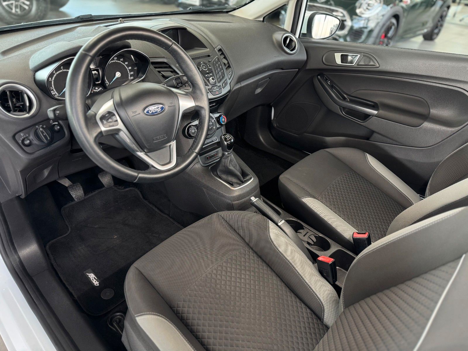 Fahrzeugabbildung Ford Fiesta 1.25 SYNC Edition  "GARANTIE Klima PDC"