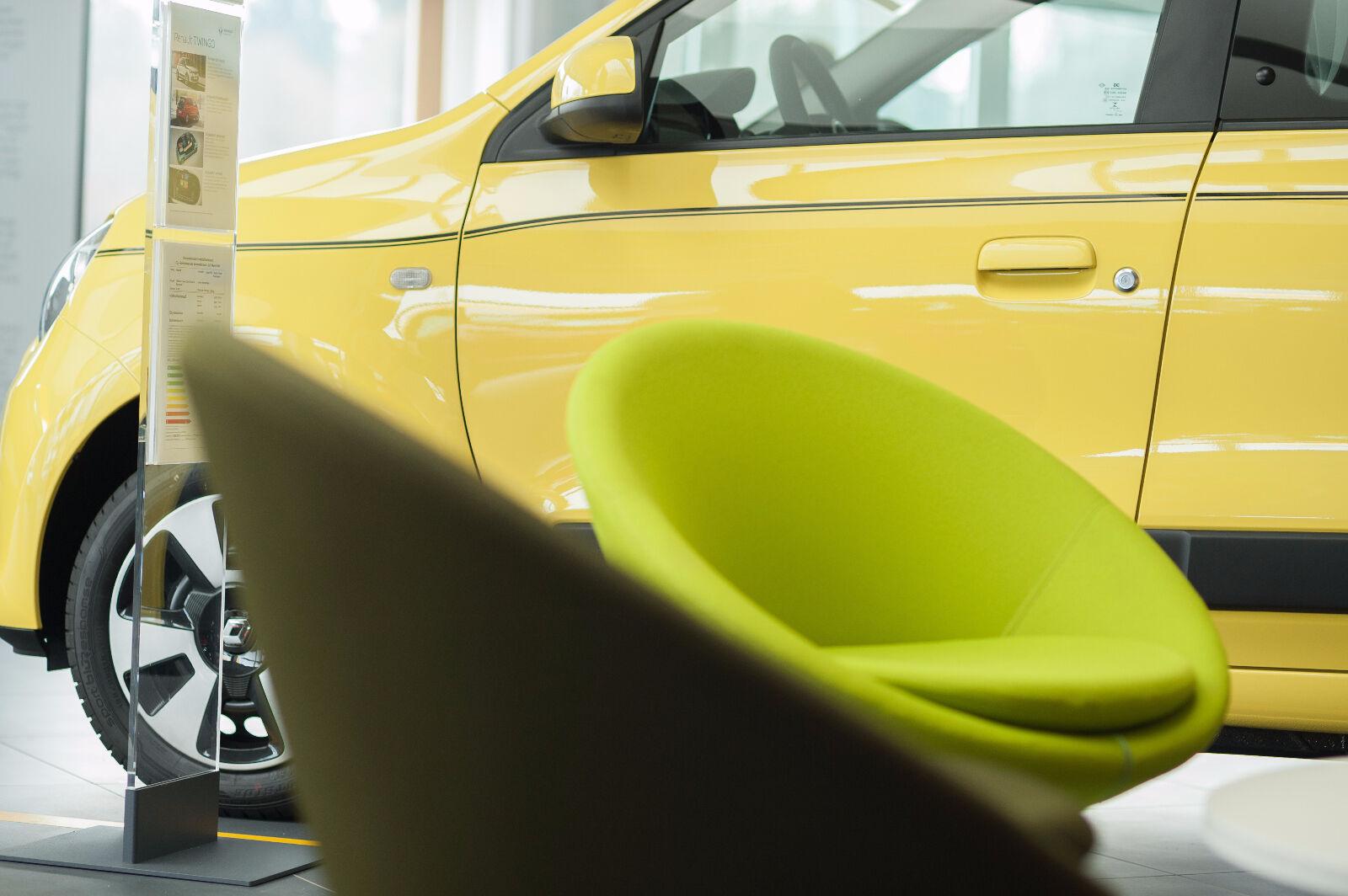 showroom-image-top