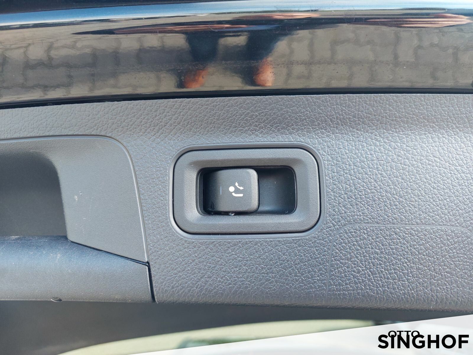 Fahrzeugabbildung Mercedes-Benz A 200 Progressive Pano+AHK+LED+Memory Sitze+TOTW