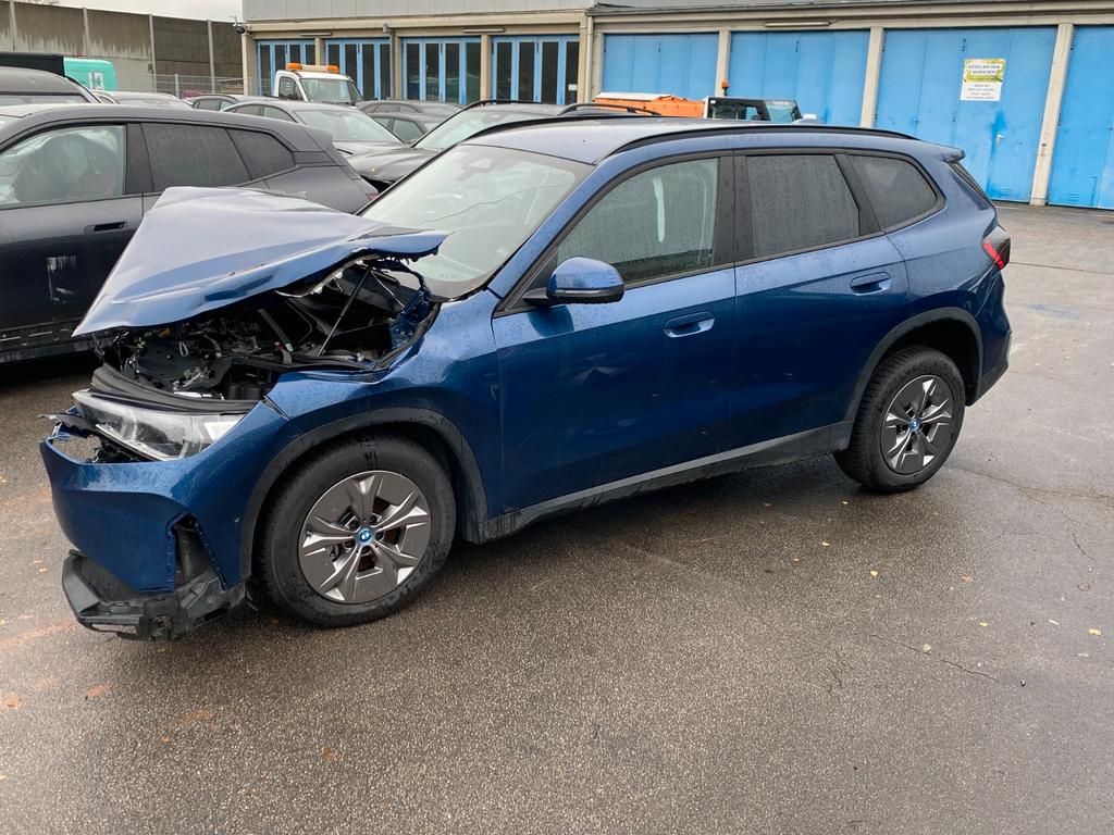 BMW iX1 20 eDrive Premiumpaket 2024