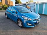 Hyundai i30 1.4CRDi - Hyundai i30 mit Diesel-Antrieb: Limousine, 1.4