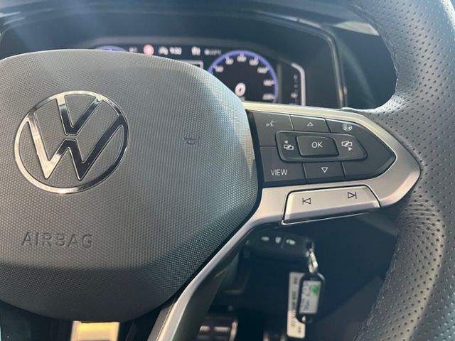 Fahrzeugabbildung Volkswagen T-Roc 1.5 TSI DSG R-LINE BLACK STYLE IQ.DRIVE KA