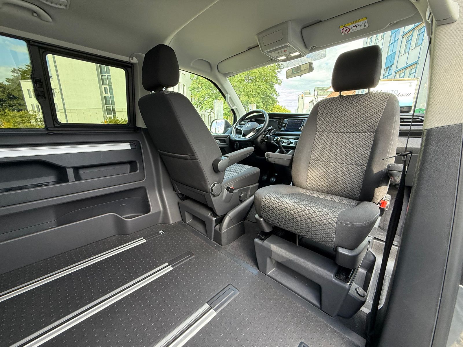 Volkswagen T6.1 Multivan 2.0TDI KLIMA StHz.CARPLAY DREHSITZ foto 16