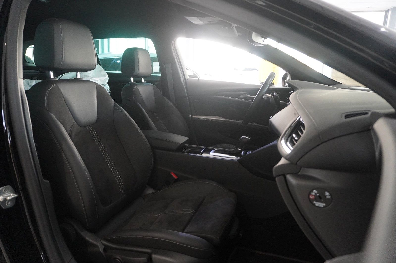 Fahrzeugabbildung Opel Insignia B ST 2.0D ULTIMATE NAVI/LED/KAMERA/AHK