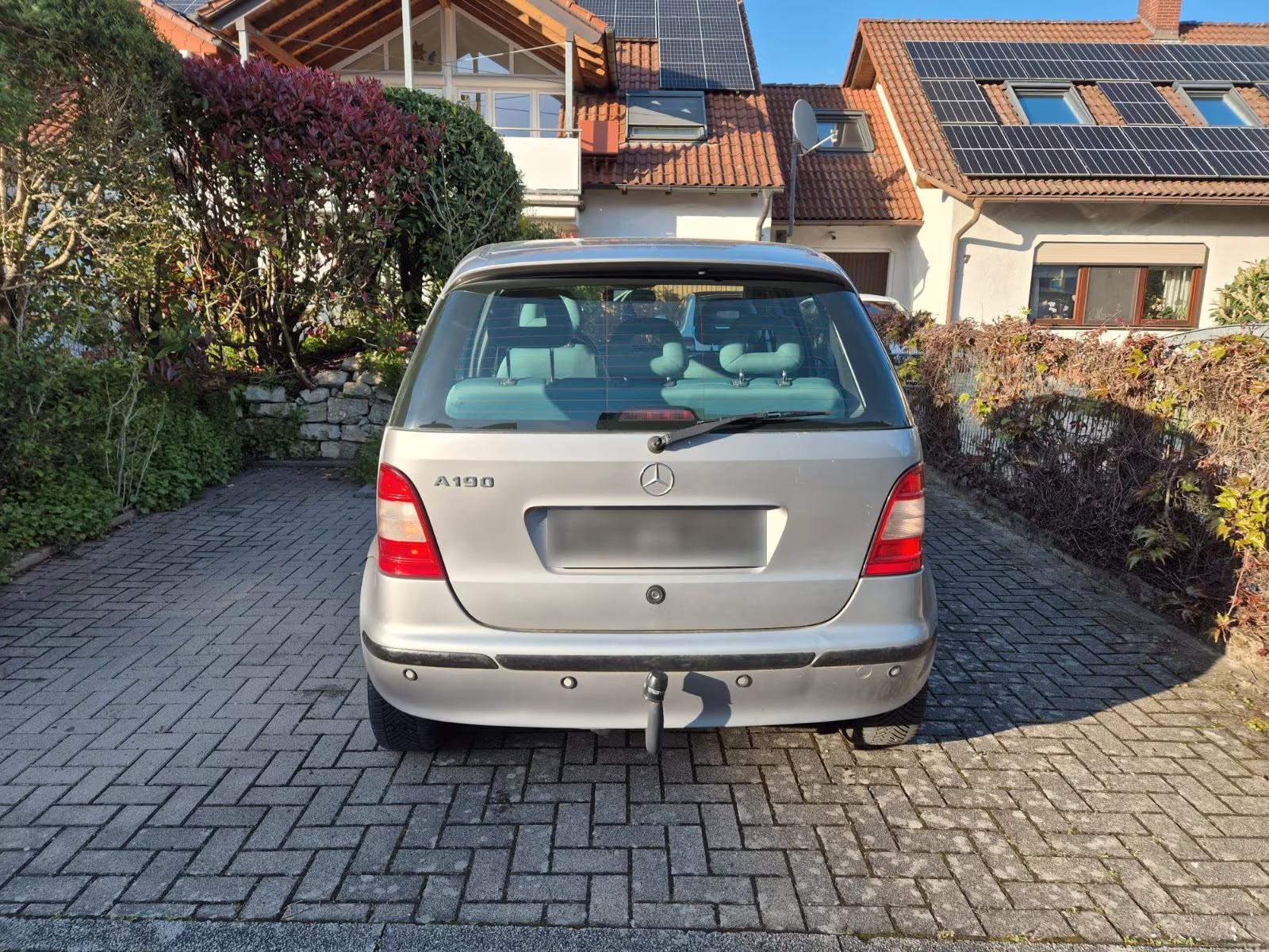 Mercedes-Benz A 190 ELEGANCE AHK
