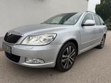 Skoda Octavia Combi Family 1.Hand / Ahk / Xenon - gebrauchte Skoda Octavia aus dem Jahr 2012