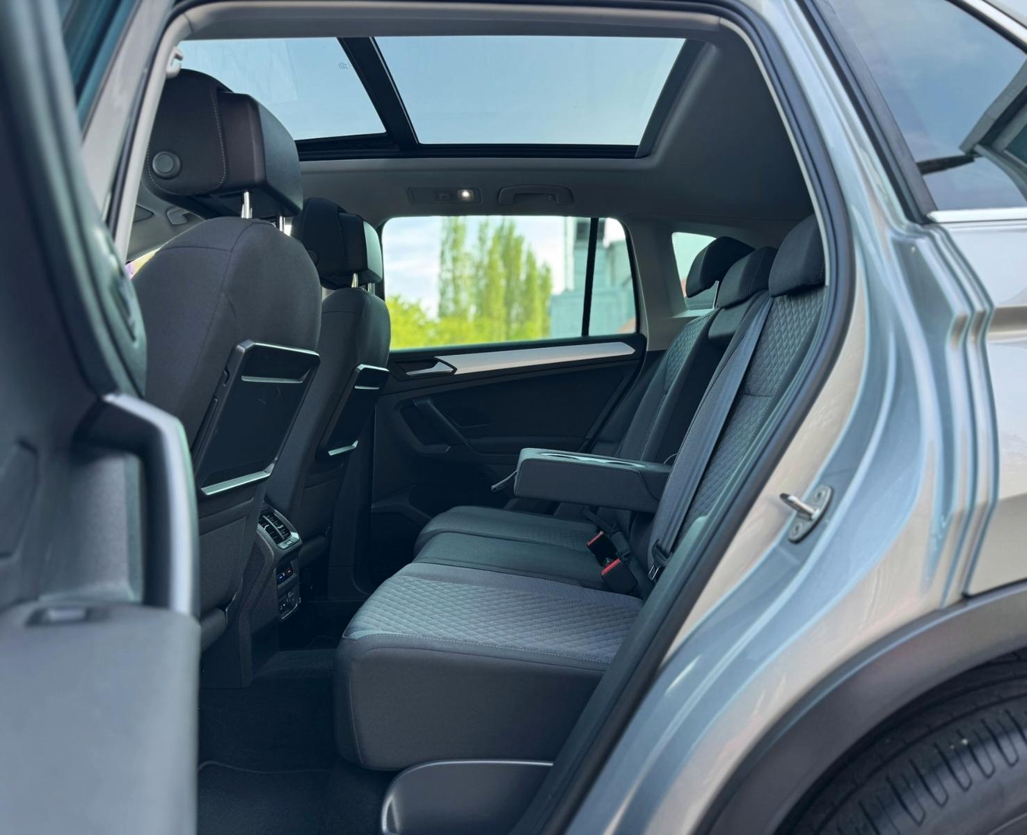 Volkswagen Tiguan R-Line 4Motion/1.HAND/LED/PANO/SCHECKHFT