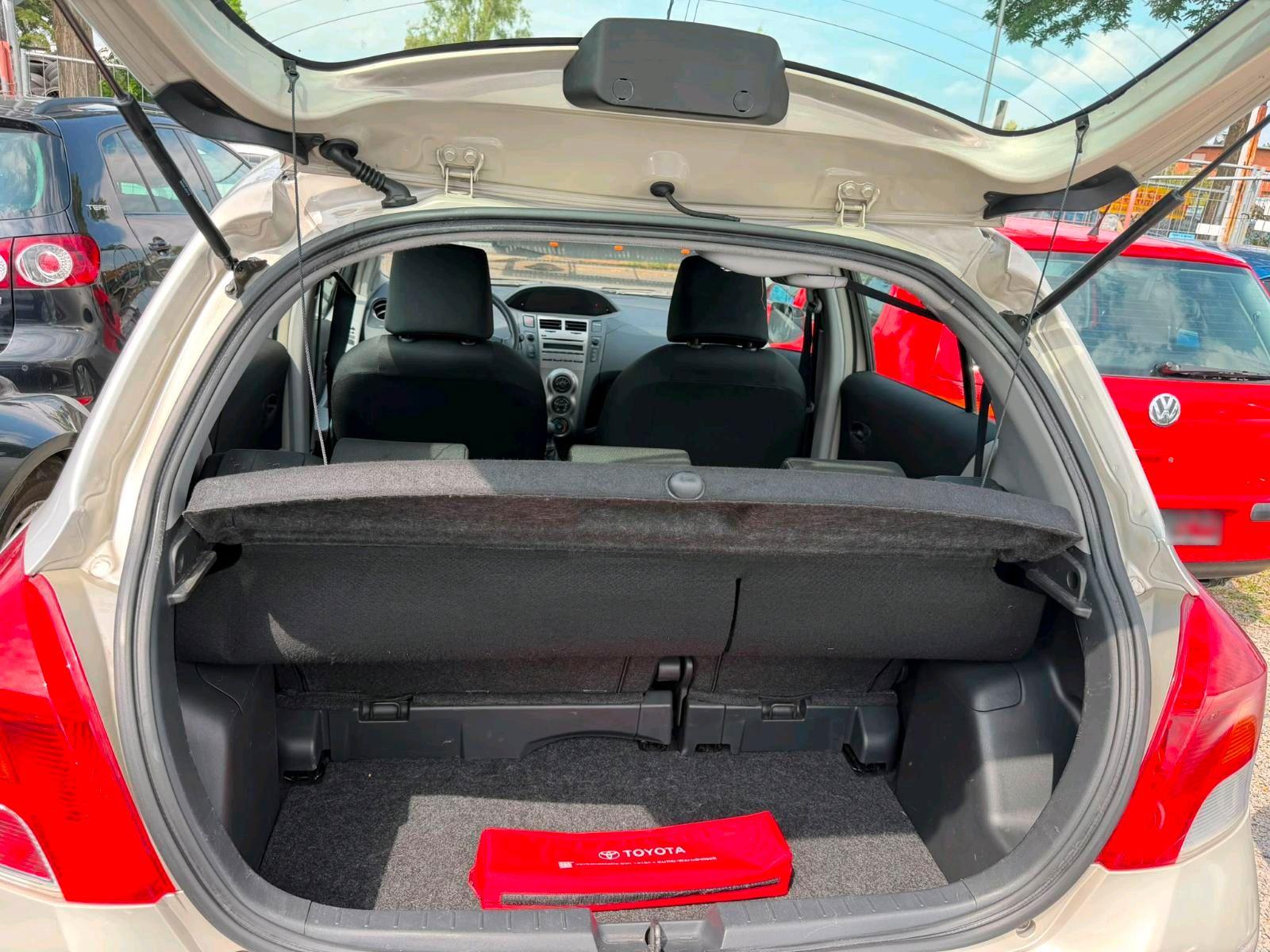 Toyota Yaris 2009 — engine 69 HP (51kW)
