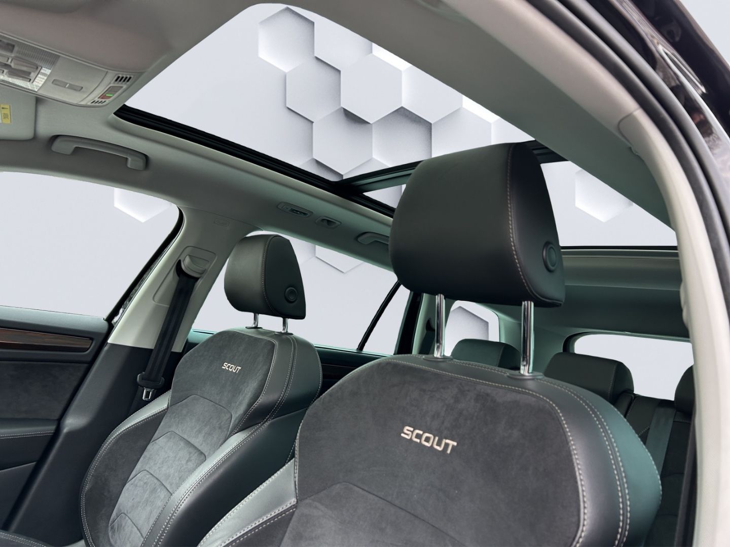 Kodiaq Scout 4x4 2.0TDI AHZV PanoDach ACC 360°Ka