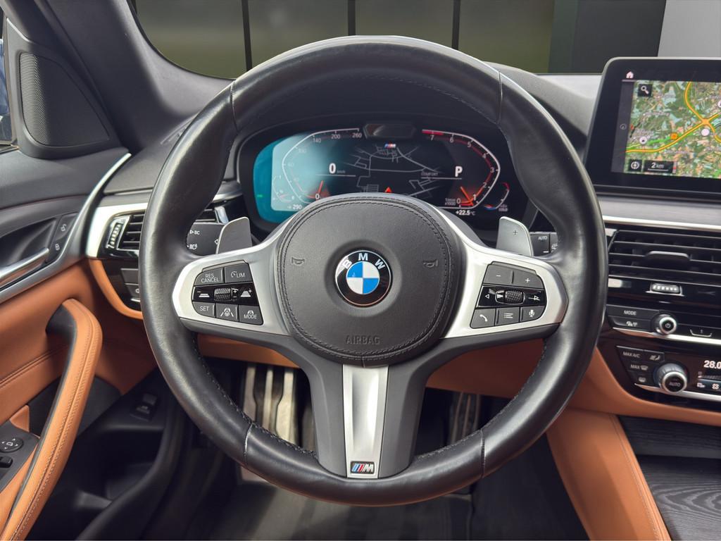 BMW 530i T. M-SPORT LASER NAVI PANO KAMERA 19" AHK