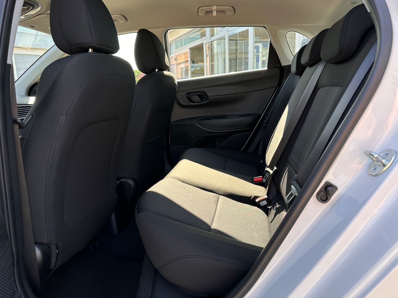 Fahrzeugabbildung Hyundai i20 1.0 T-GDI DCT Comfort APP/Navi/PDC/RFK/SHZG