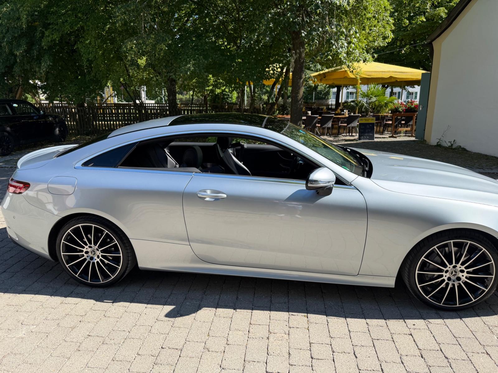 Mercedes-Benz E220,AMG,20Zoll,360grad, Widescreen,Burmester