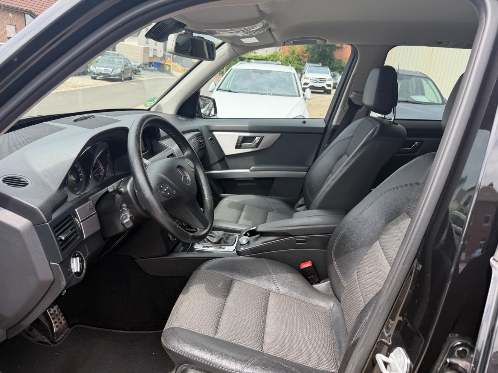 Mercedes-Benz GLK220 2011 — photo 11
