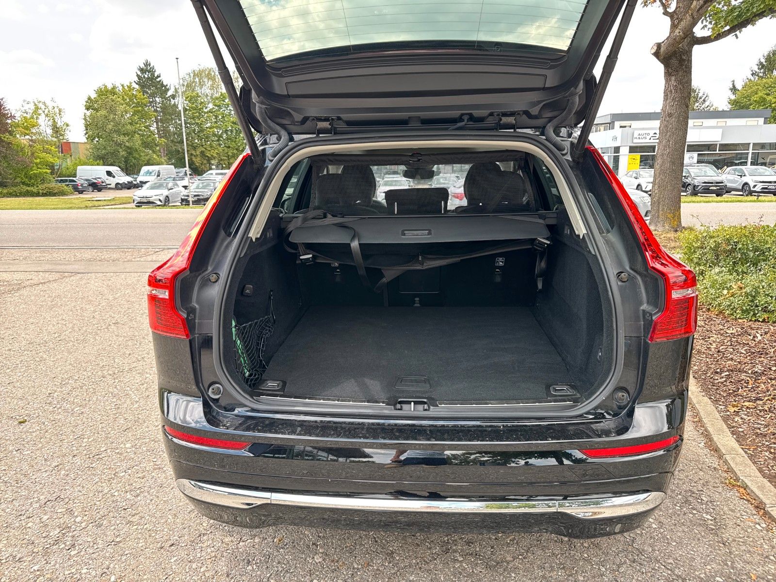 Fahrzeugabbildung Volvo XC60 Core Plug-In Hybrid, Anhängerkupplung