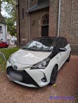 Toyota Yaris 1,5-l-VVT-i Hybrid CVT Style Selection... - Toyota Yaris Gebrauchtwagen in Düsseldorf