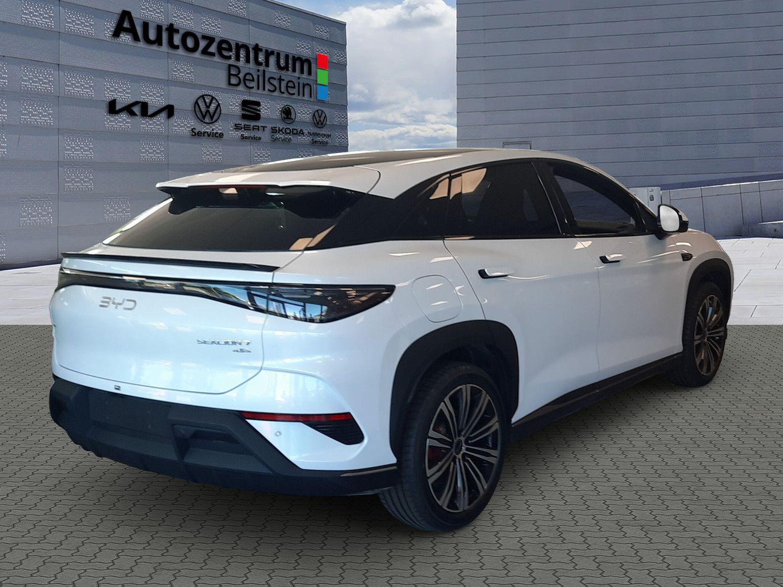BYD SEALION 7