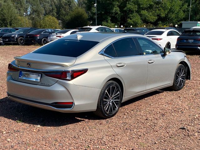 Lexus ES 300h LIFT R-KAMERA/LED/ LEDER/1-HAND/